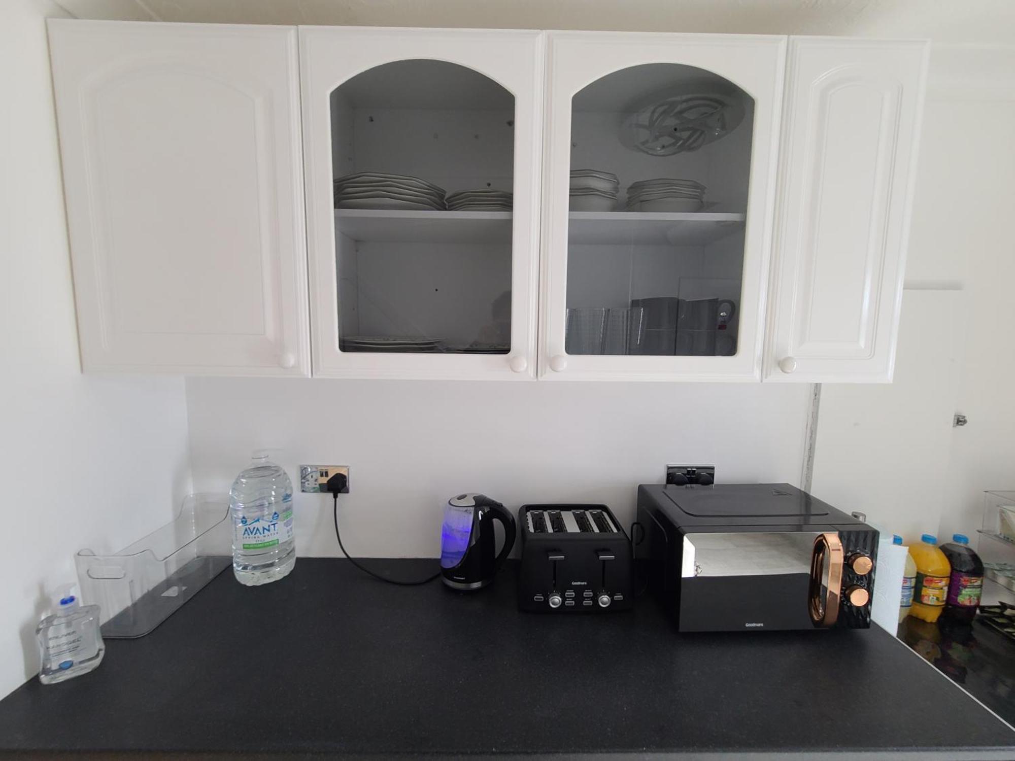 Roomz-Gatwick-London-Airport Parking-Travel Service Ifield Exteriör bild